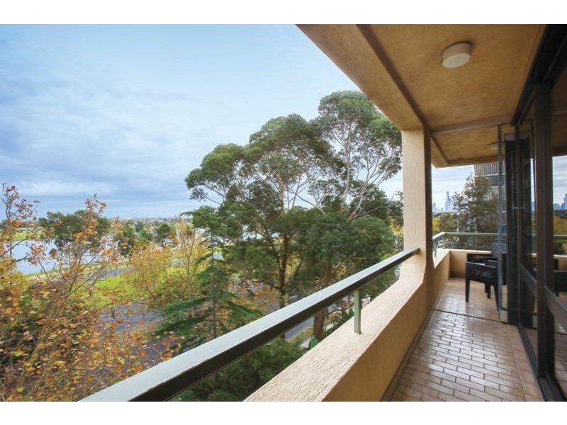 26/73 Queens  Road, Melbourne VIC 3000