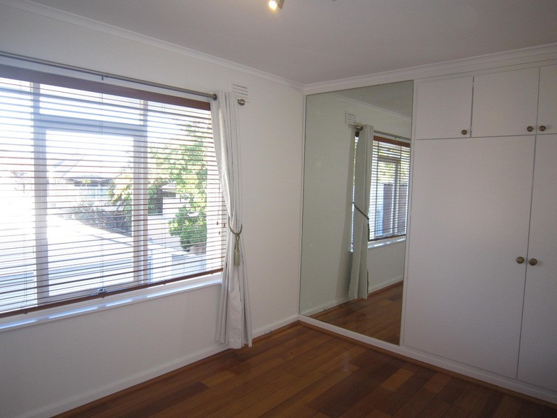 8/23 Neptune Street, St Kilda VIC 3182