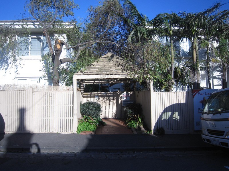 8/23 Neptune Street, St Kilda VIC 3182