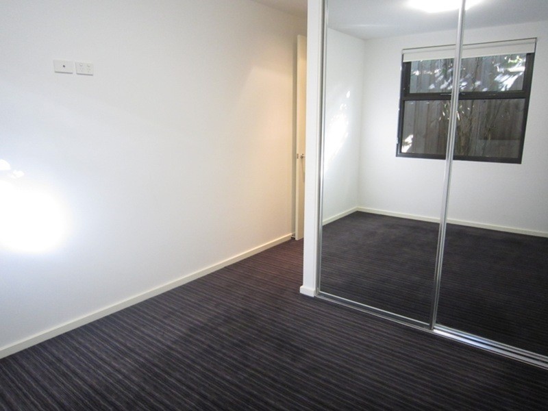 12/17 Robe  Street, St Kilda VIC 3182