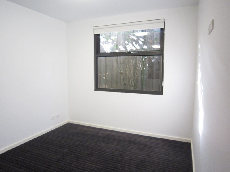 12/17 Robe  Street, St Kilda VIC 3182