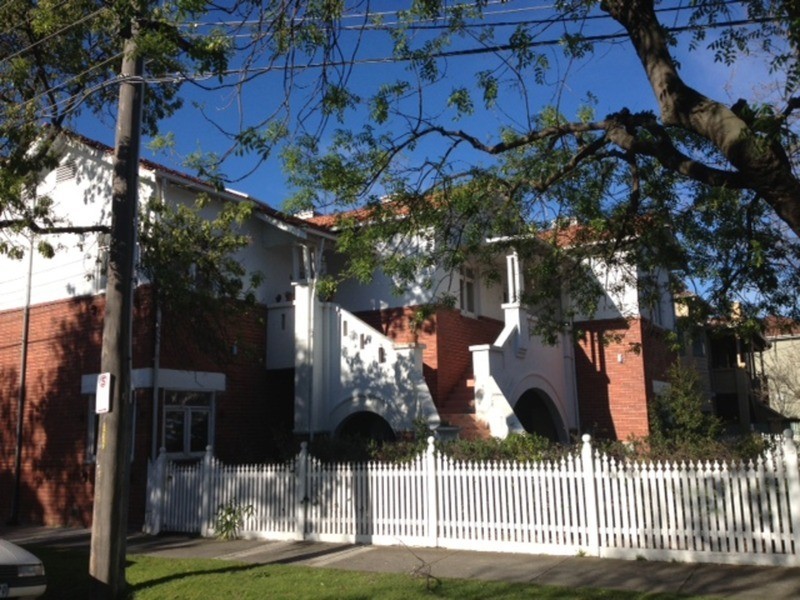 2/1 Beach  Avenue, Elwood VIC 3184