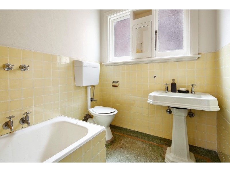 28 Avoca Avenue, Elwood VIC 3184