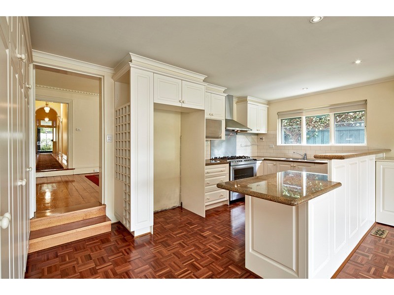 2 Grandview Grove, Hawthorn VIC 3122