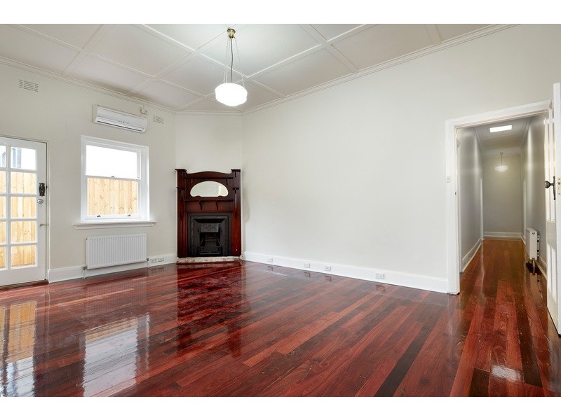 15 Wave Street, Elwood VIC 3184