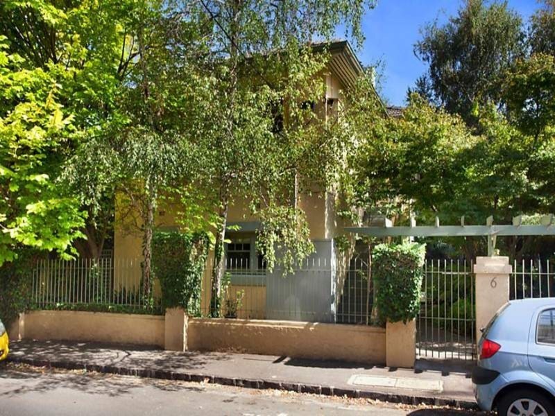 10/6 Westbeach Road, St Kilda VIC 3182