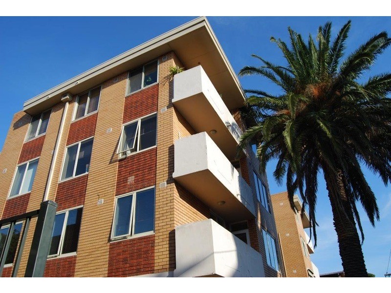 8/76-80 Grey  Street, St Kilda VIC 3182
