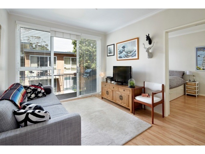29/25 Robe Street, St Kilda VIC 3182