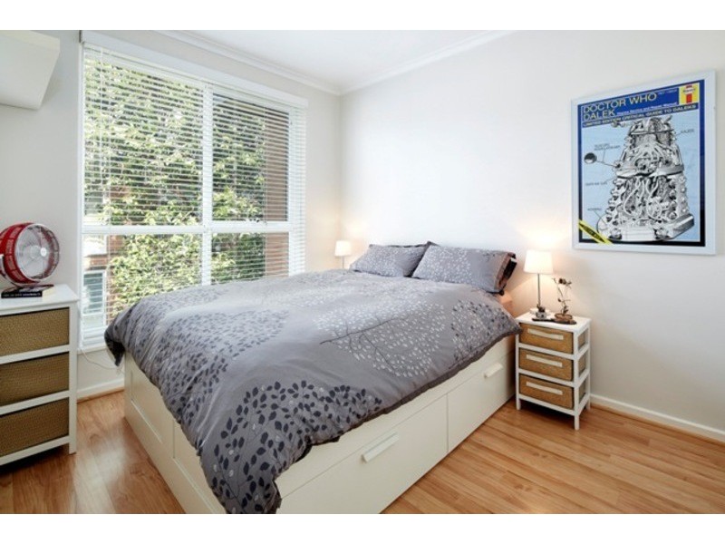 29/25 Robe Street, St Kilda VIC 3182