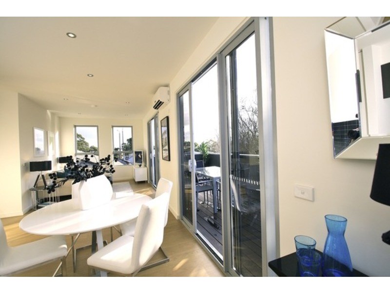 13/3 Charnwood Road, St Kilda VIC 3182