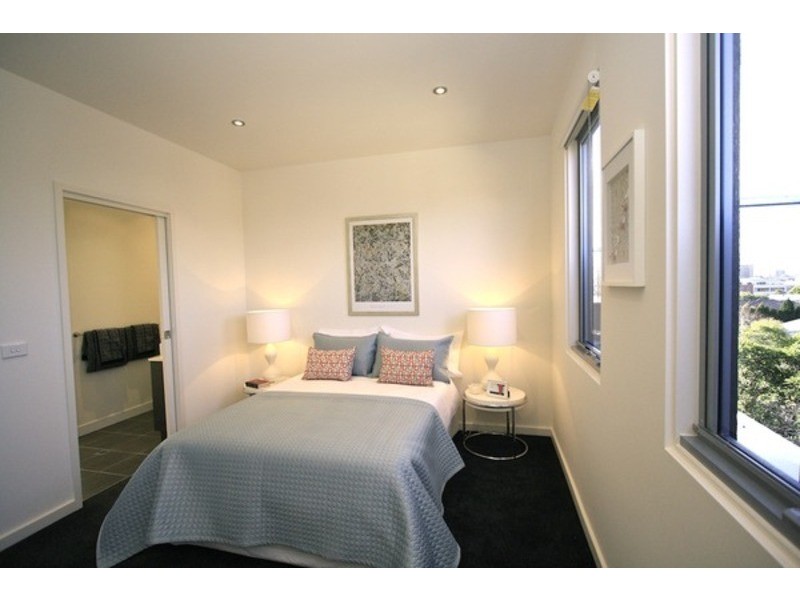 13/3 Charnwood Road, St Kilda VIC 3182