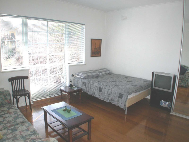 4/5 Burnett Street, St Kilda VIC 3182