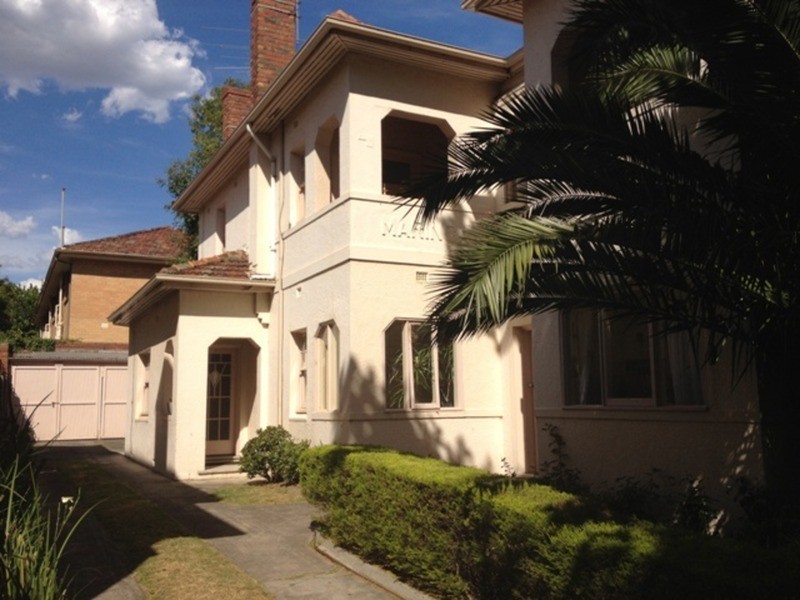 2/42a Mitford Street, Elwood VIC 3184