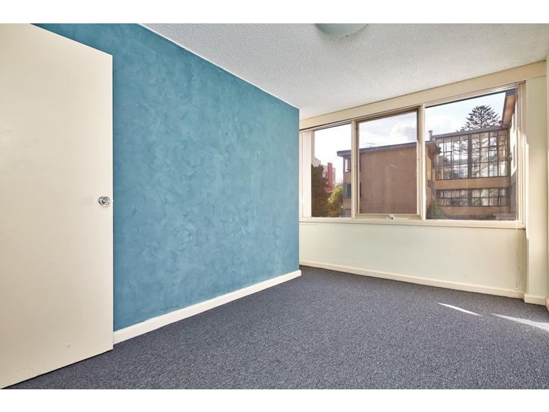 1A/21 The Esplanade, St Kilda VIC 3182
