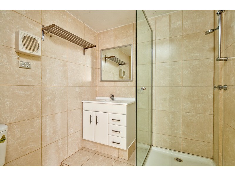 1A/21 The Esplanade, St Kilda VIC 3182