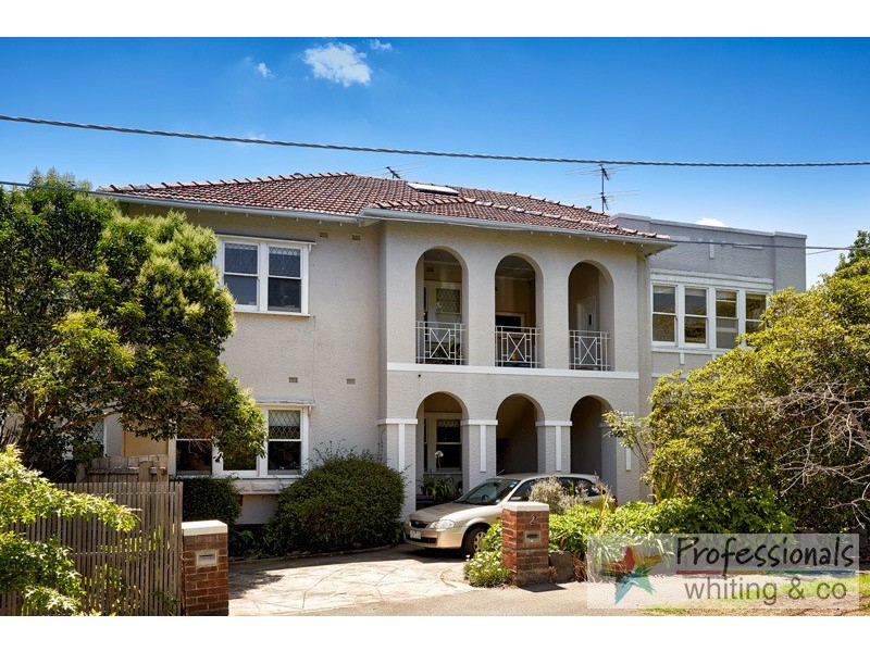 1/2 Inverleith Court, St Kilda VIC 3182