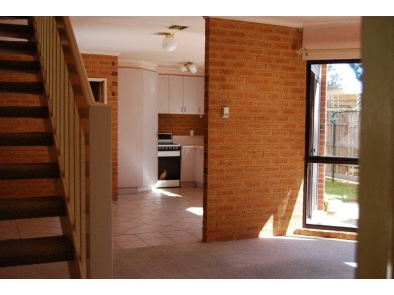 3/27 Shepparson Avenue, Carnegie VIC 3163