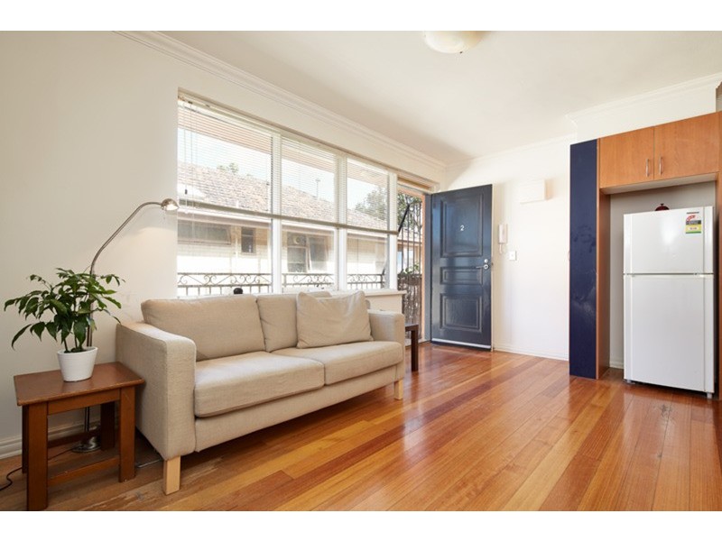 2/9 Robert Street, Elwood VIC 3184