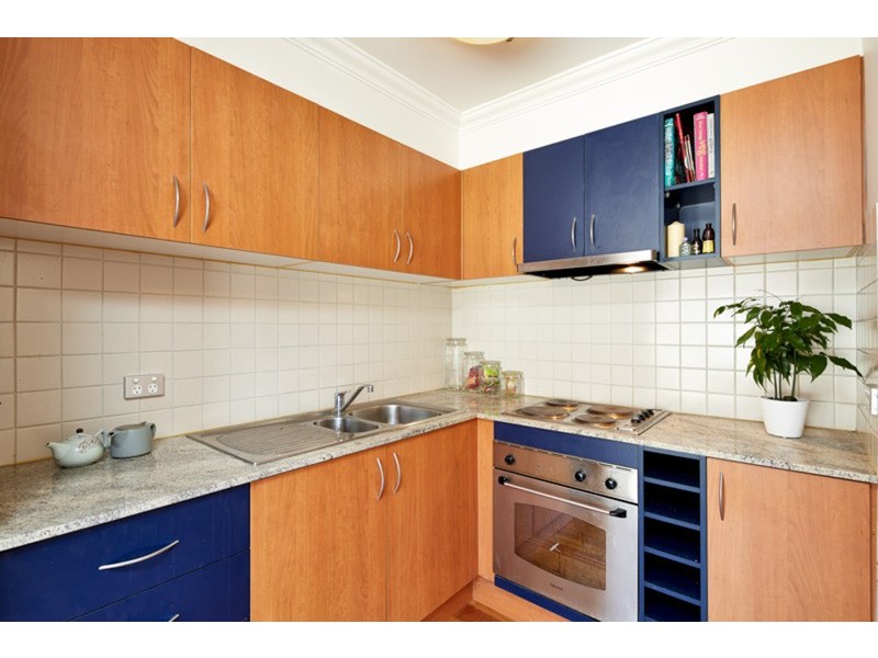 2/9 Robert Street, Elwood VIC 3184