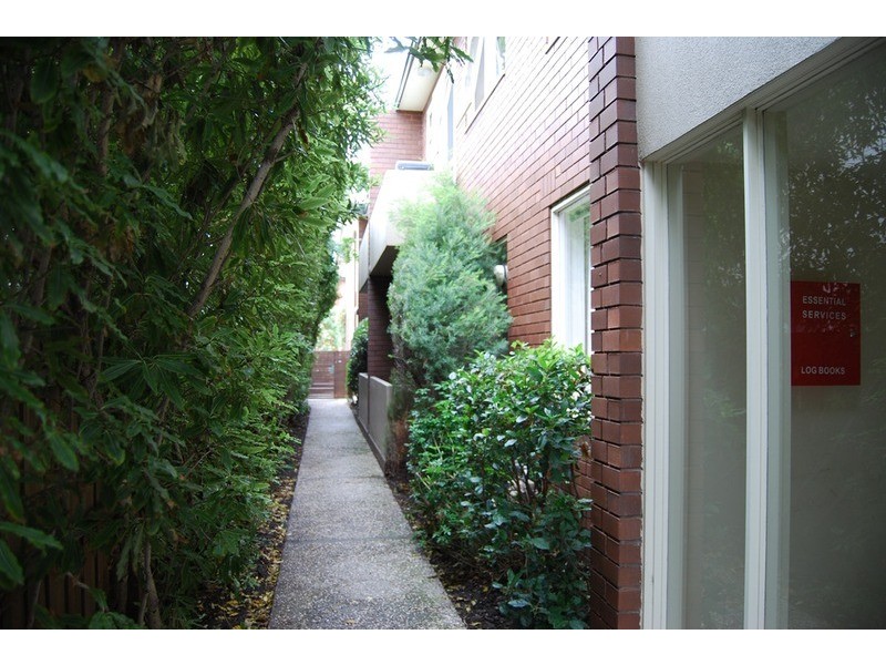 4/2 Hertford Street, St Kilda East VIC 3183