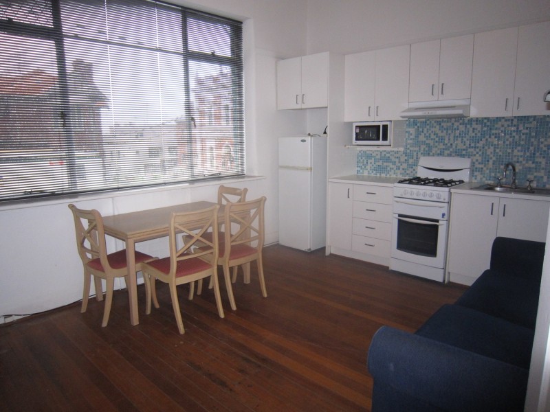 1/28 Grey Street, St Kilda VIC 3182