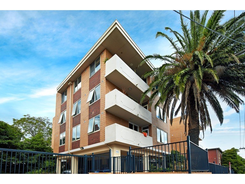 8/80 Grey  Street, St Kilda VIC 3182