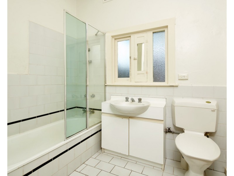 12/6 Westbeach Road, St Kilda VIC 3182