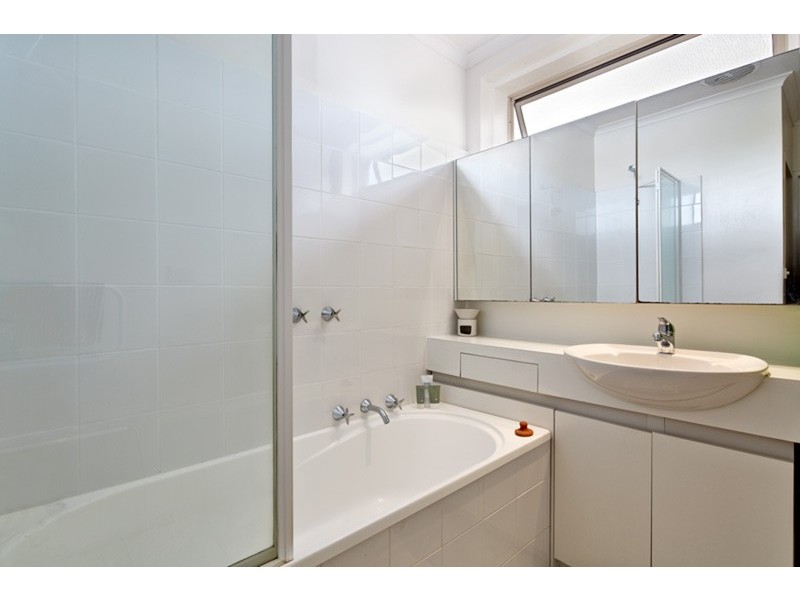 17/29 Dalgety Street, St Kilda VIC 3182