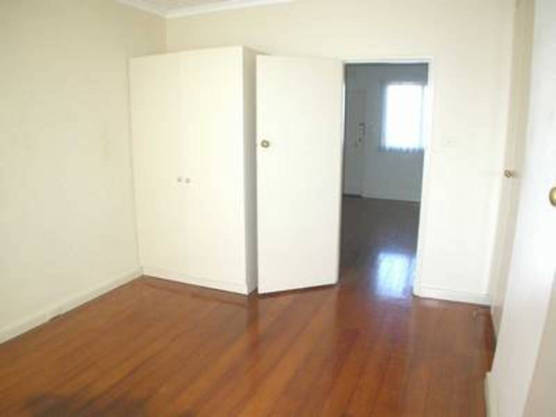 15/11 Marine Parade, St Kilda VIC 3182