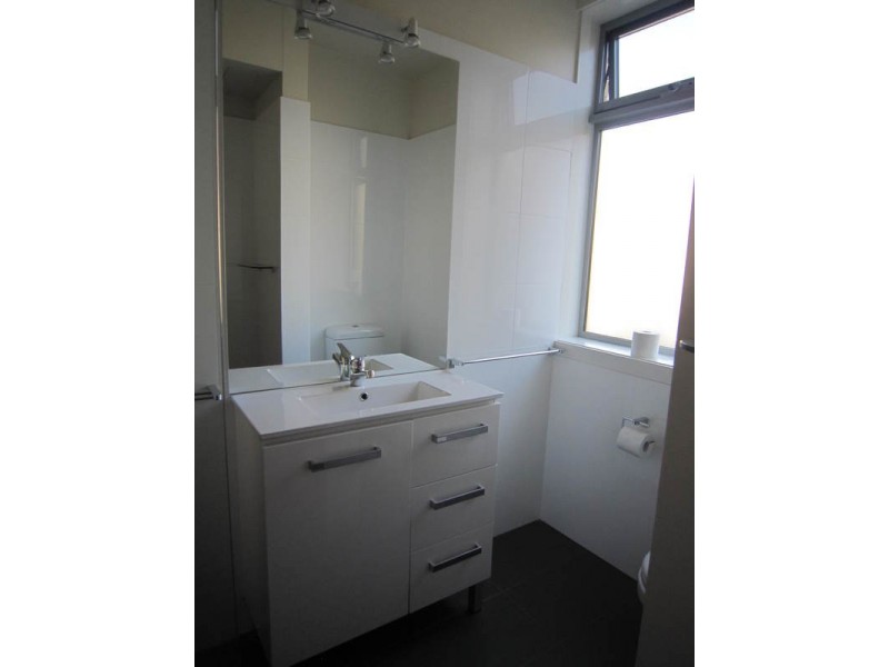 1/4 Burnett Street, St Kilda VIC 3182