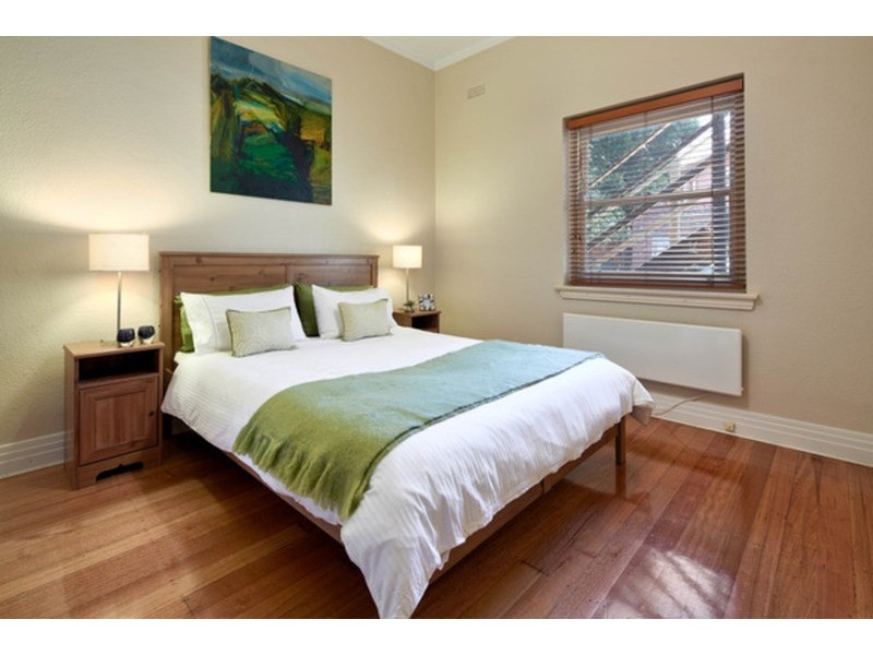 2/2 Avoca Avenue, Elwood VIC 3184