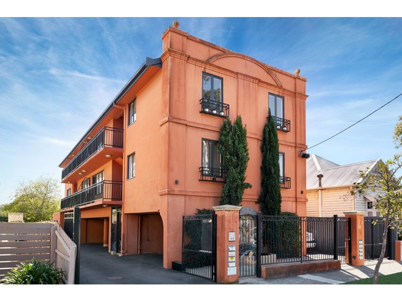 2/9 Robert Street, Elwood VIC 3184