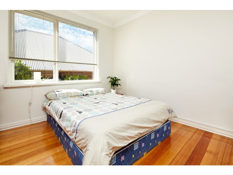 2/9 Robert Street, Elwood VIC 3184