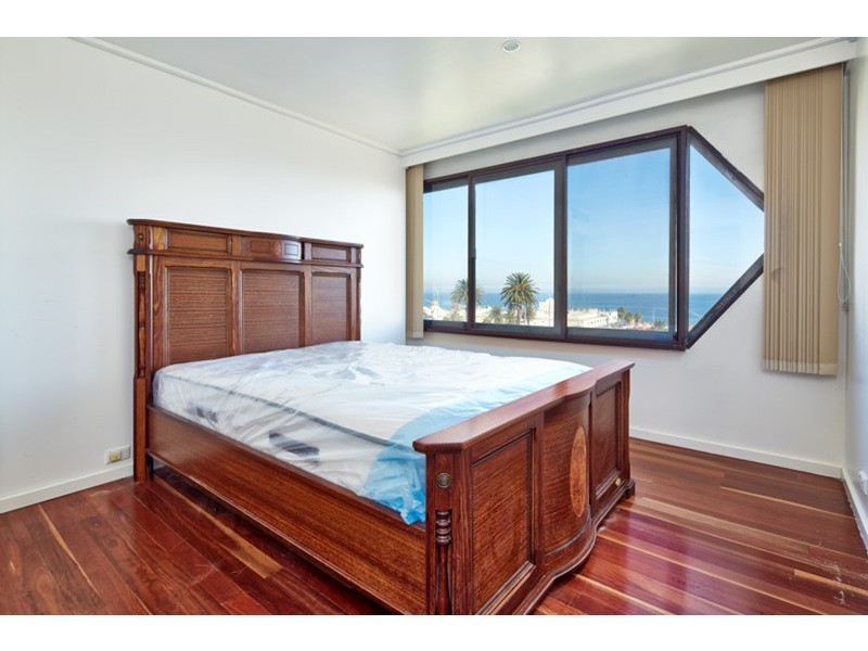 33/8-10 Esplanade, St Kilda VIC 3182