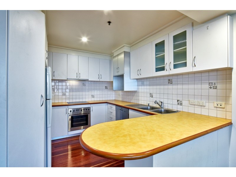 33/8-10 Esplanade, St Kilda VIC 3182