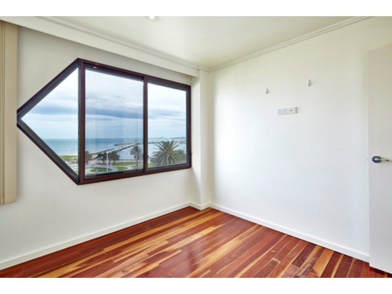 33/8-10 Esplanade, St Kilda VIC 3182