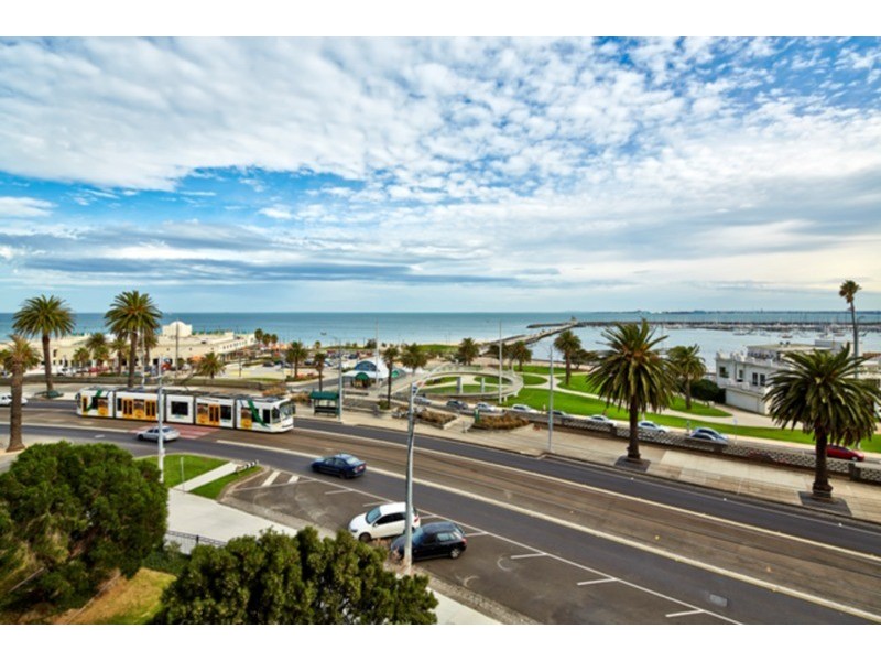 33/8-10 Esplanade, St Kilda VIC 3182