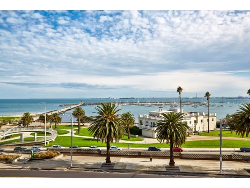 33/8-10 Esplanade, St Kilda VIC 3182