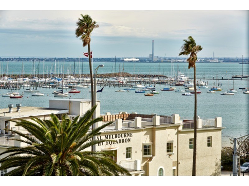 33/8-10 Esplanade, St Kilda VIC 3182