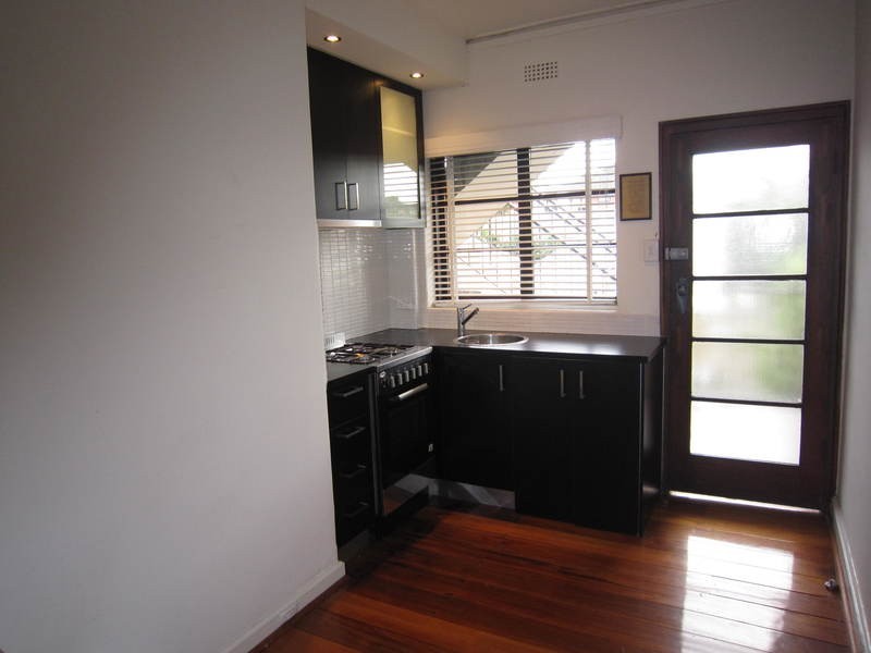 11/3 Cowderoy Street, St Kilda VIC 3182