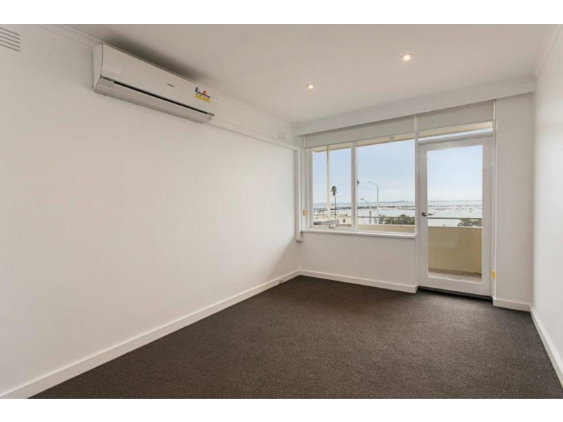 23/1-2 The Esplanade, St Kilda VIC 3182