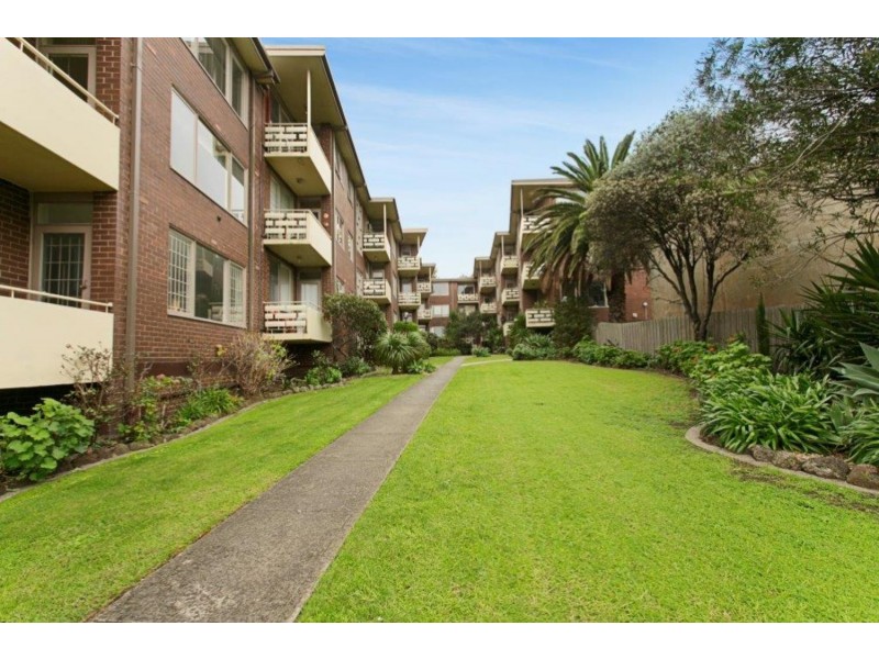 23/1-2 The Esplanade, St Kilda VIC 3182