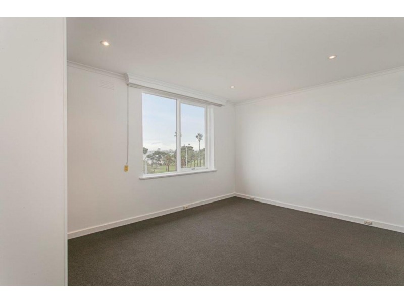 23/1-2 The Esplanade, St Kilda VIC 3182