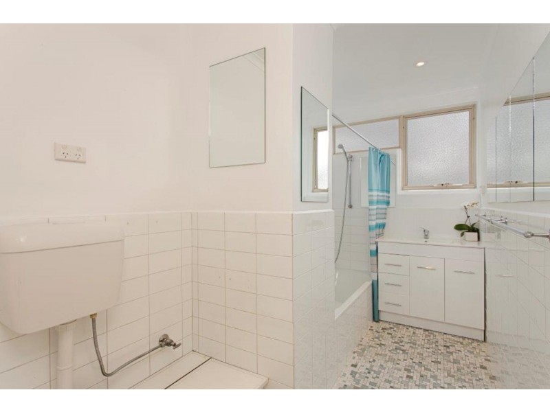 23/1-2 The Esplanade, St Kilda VIC 3182