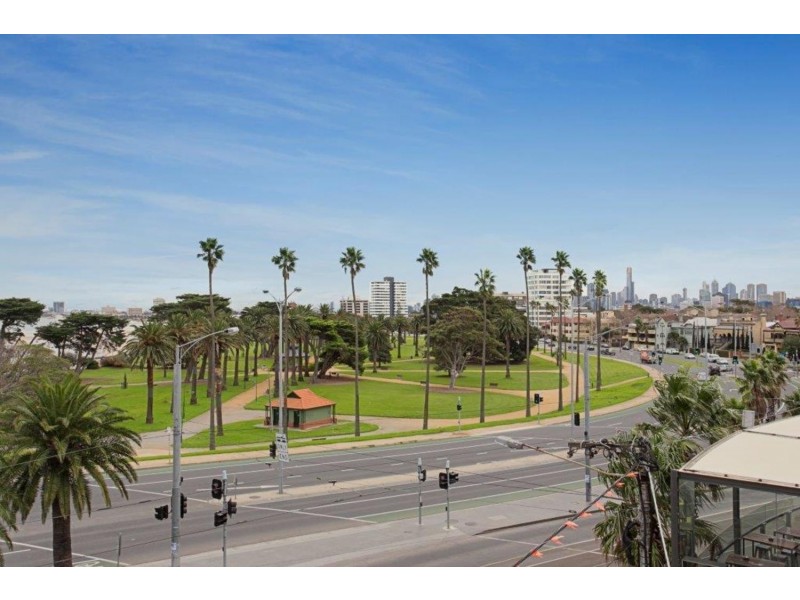 23/1-2 The Esplanade, St Kilda VIC 3182