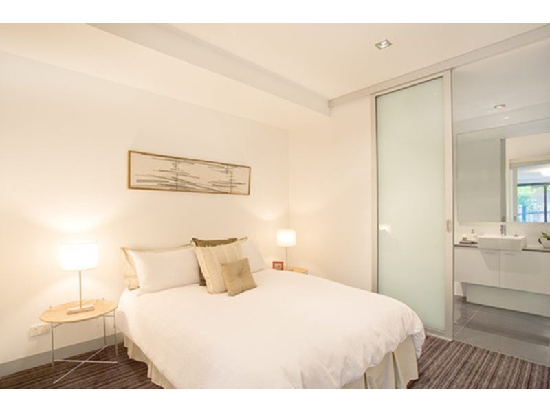 8/17 Robe  Street, St Kilda VIC 3182