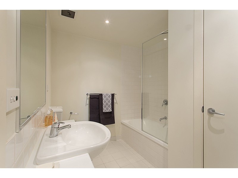 32/64 Fitzroy Street, St Kilda VIC 3182