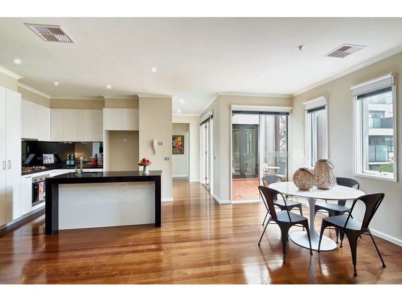 2/32 Broadway, Elwood VIC 3184