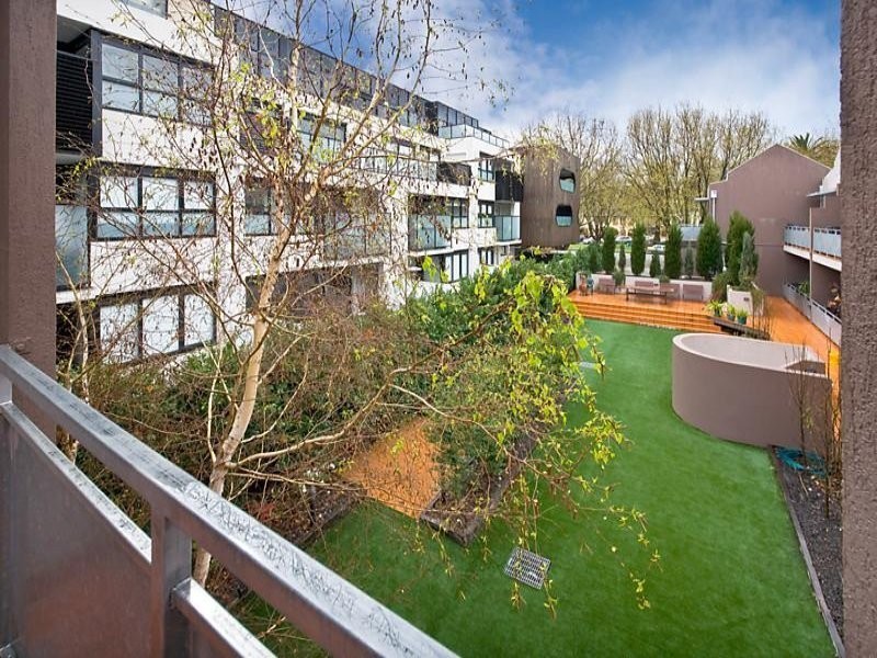2/32 Broadway, Elwood VIC 3184