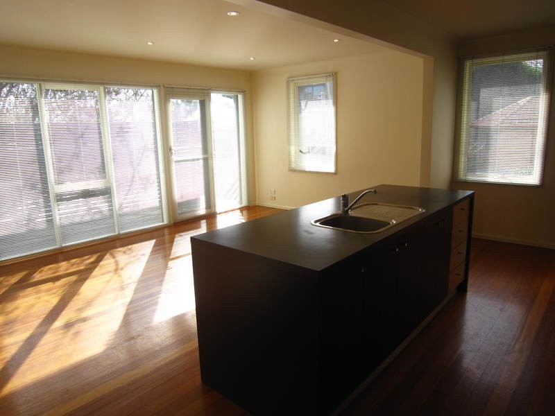 7/6 Inverleith Court, St Kilda VIC 3182